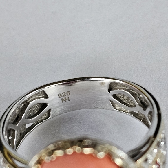 Vintage Michael Valitutti Coral & Ruby Accent Ring in Sterling & 18k Size 7.5! - Picture 10 of 10